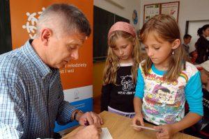 Prof. Marek Belka prowadzi zajęcia dla młodzieży szkolnej w ramach programu „Wolontariat Studencki” 
