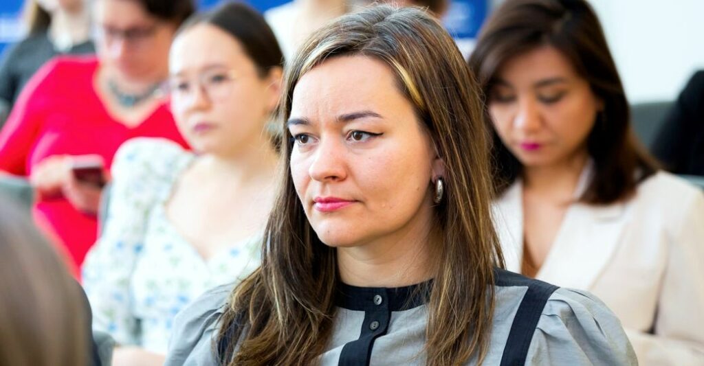 Kolejni Kirklandyści dołączyli do ponad tysiąca absolwentów