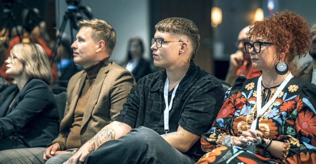 Dziennikarstwo jako pasja i sztuka burzenia murów