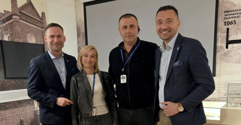 Ukraińskie gromady w polskich gminach: lekcje i inspiracje