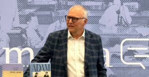 Dziennikarze lokalni potrzebują swojej „wioski”